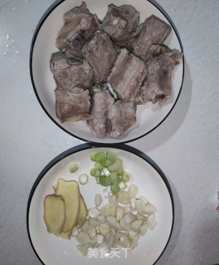 家常蒜香排骨步骤1