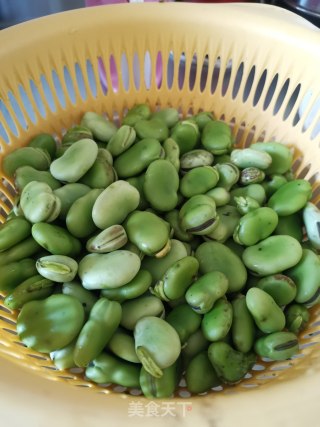 梅干菜烧蚕豆步骤1