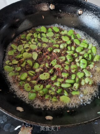 梅干菜烧蚕豆步骤3