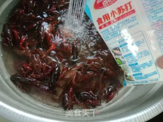 啤酒小龙虾步骤1