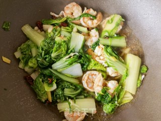 小白菜炒虾仁步骤12