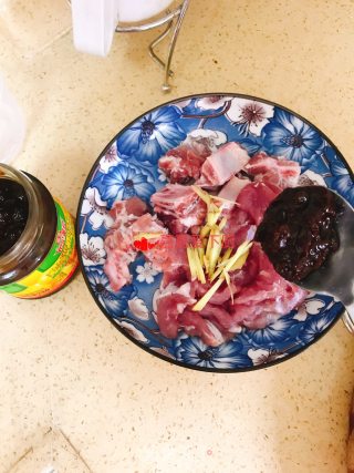 黄豆酱蒸猪肉排骨步骤3