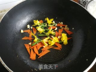 黄瓜花炒蛋步骤6