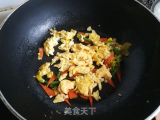 黄瓜花炒蛋步骤7