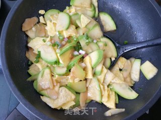 西葫芦子姜炒鸡蛋步骤7