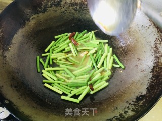 蒜苔过油肉步骤3