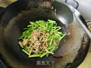 蒜苔过油肉步骤5