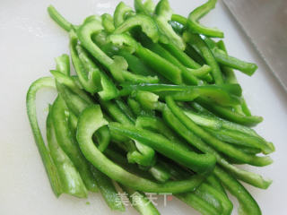 肉丝豆腐皮炒柿子椒步骤4