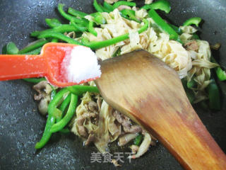 肉丝豆腐皮炒柿子椒步骤9