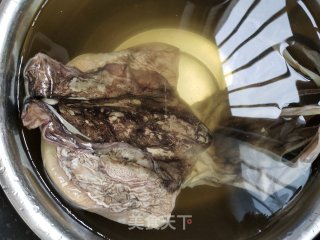 洋葱炒墨鱼干步骤1