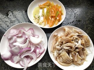 洋葱炒墨鱼干步骤5