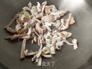 洋葱炒墨鱼干步骤7