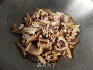 洋葱炒墨鱼干步骤10