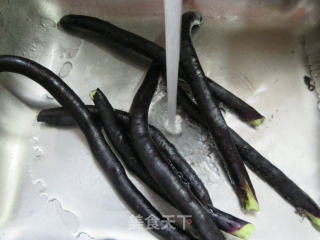 乌贼鲞炒茄子步骤5