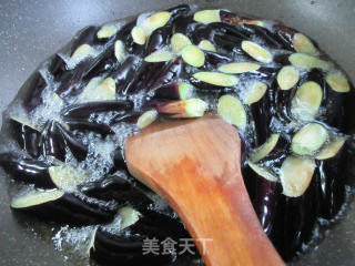 乌贼鲞炒茄子步骤7