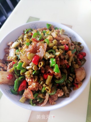 酸豇豆角炒肉步骤7