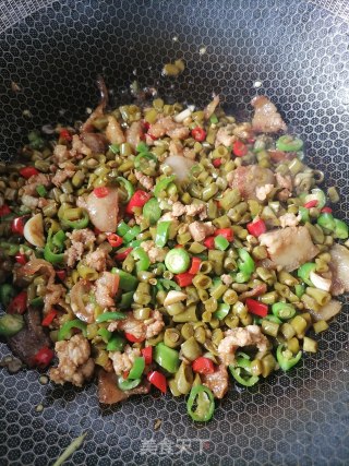 酸豇豆角炒肉步骤6