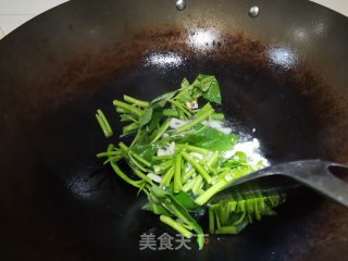 蒜香空心菜步骤3