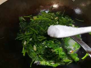 蒜香空心菜步骤6