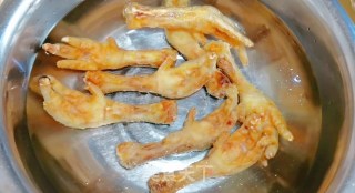 鸡爪除了凉拌红烧，虎皮的做法也是超级好吃的！！步骤5