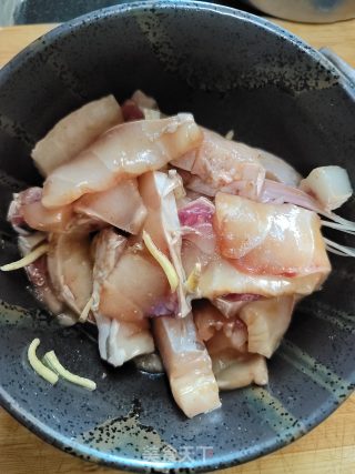炸脆鲩鱼片步骤3