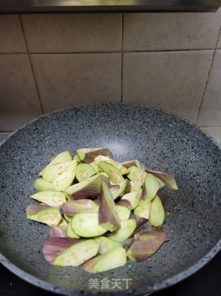 咸鱼烧紫茄子步骤4