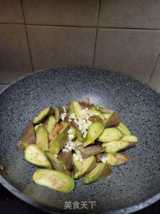 咸鱼烧紫茄子步骤5