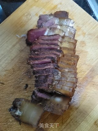 腊肉焖大头菜步骤2