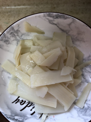牛肉炒笋片步骤1