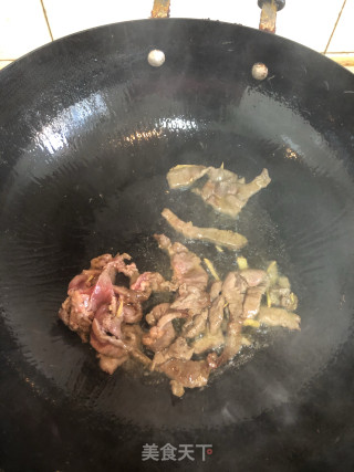 牛肉炒笋片步骤2