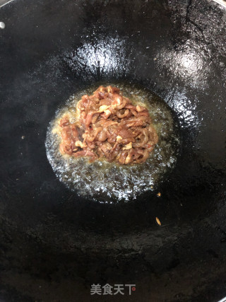 青椒儿菜肉丝步骤1