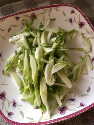 青椒儿菜肉丝步骤2