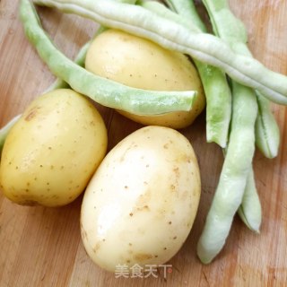 梅花肉炖土豆步骤2