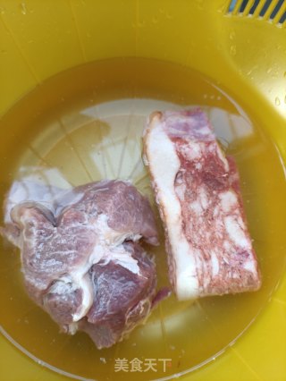 梅花肉炖土豆步骤5
