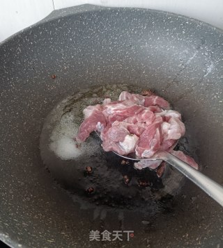 梅花肉炖土豆步骤7