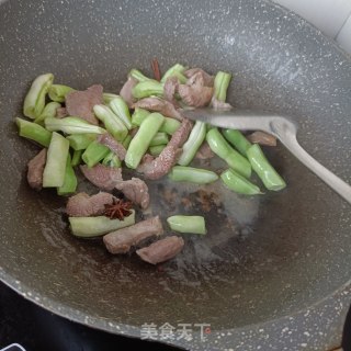 梅花肉炖土豆步骤9