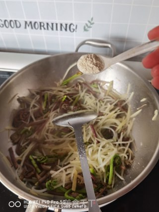 猴腿炒土豆丝步骤17