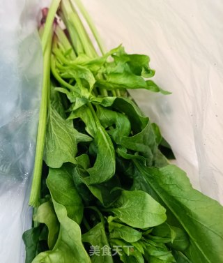 培根炒菠菜梗步骤1