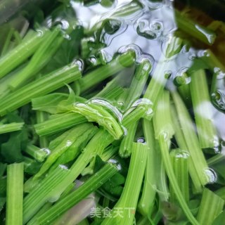 培根炒菠菜梗步骤8