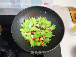 夏季下饭菜苦瓜炒牛肉❗️苦瓜爽脆牛肉滑嫩，小满节气美食步骤9