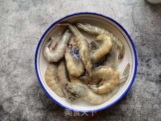 蒜蓉粉丝蒸虾仁步骤1