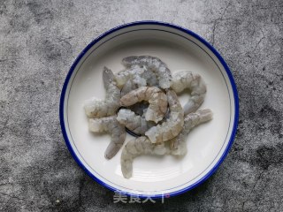 蒜蓉粉丝蒸虾仁步骤2