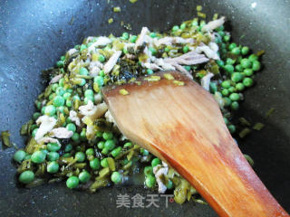 肉丝咸菜炒罗汉豆步骤9