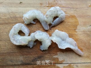 虾球豆角炒蛋步骤1