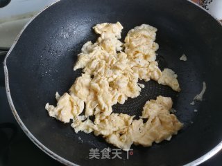 虾球豆角炒蛋步骤7