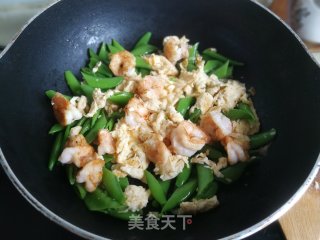 虾球豆角炒蛋步骤9