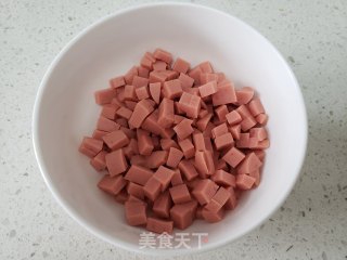蒜苔炒火腿肠玉米粒步骤2