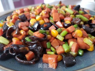 蒜苔炒火腿肠玉米粒步骤7