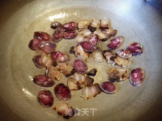 腊味炒蒜苗步骤4
