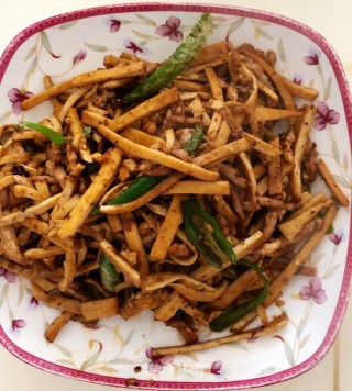 豆干小炒肉步骤7
